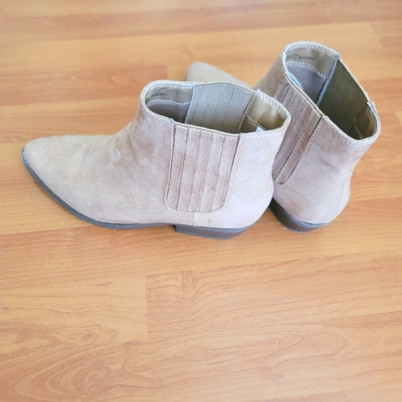 Universal Thread Women's Ankle Boots - Picture 3 of 6